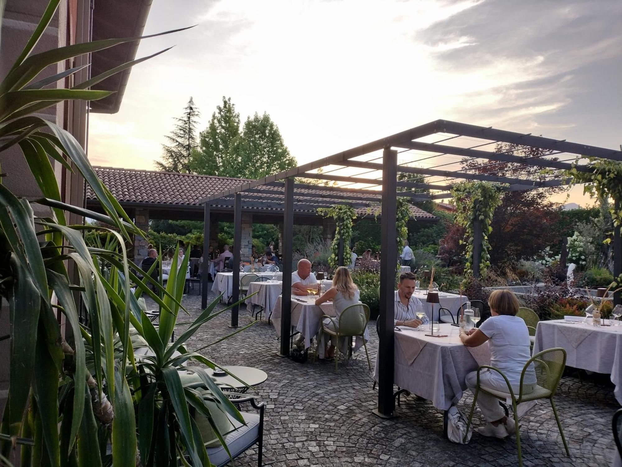Hotel Cortese Armeno Εξωτερικό φωτογραφία