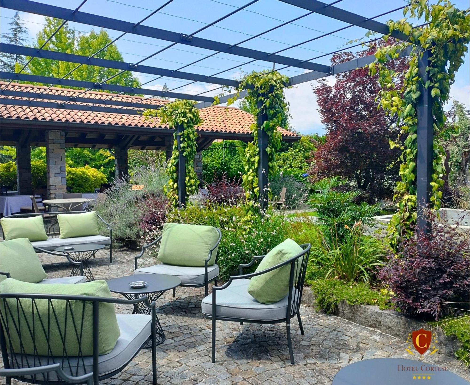 Hotel Cortese Armeno Εξωτερικό φωτογραφία